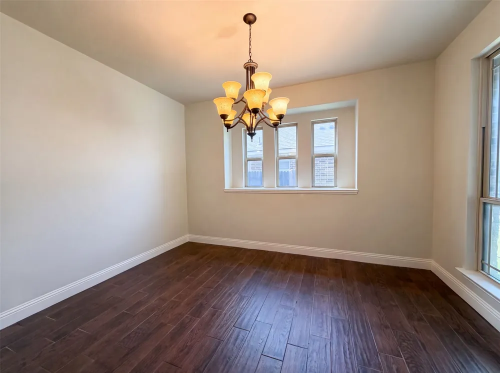 830 Graham Drive Burleson, TX 76028