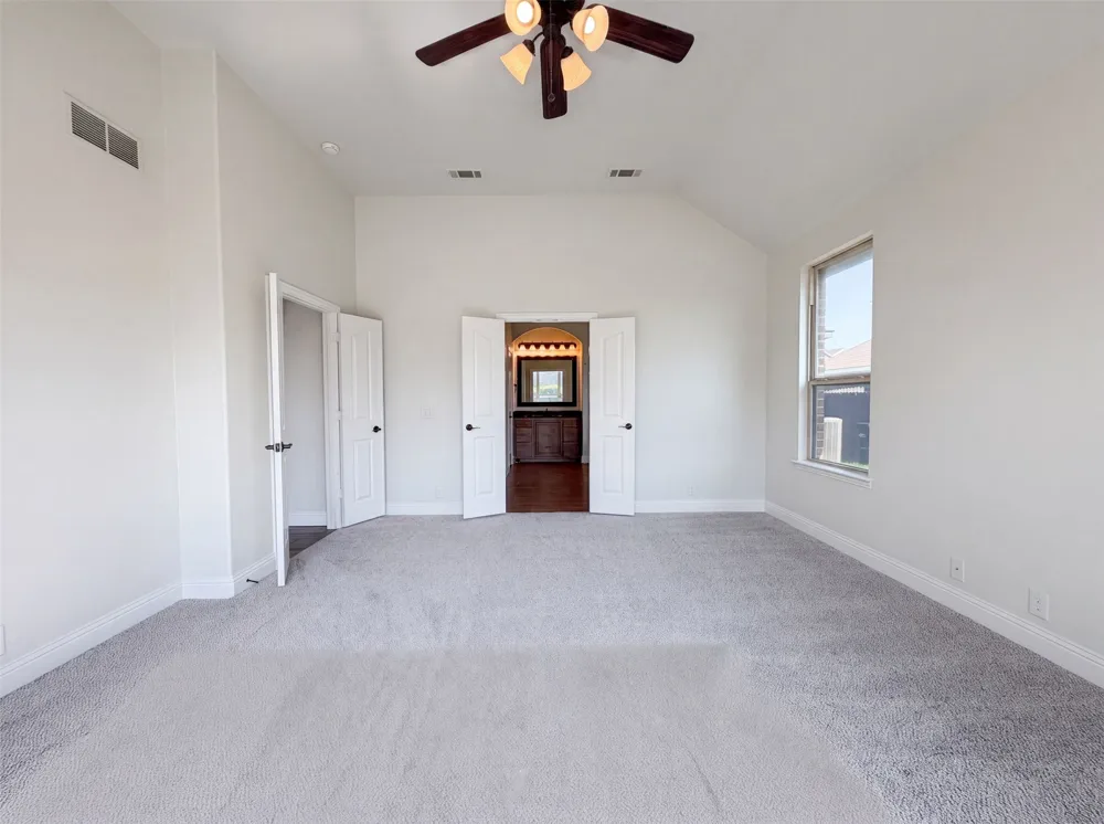 830 Graham Drive Burleson, TX 76028