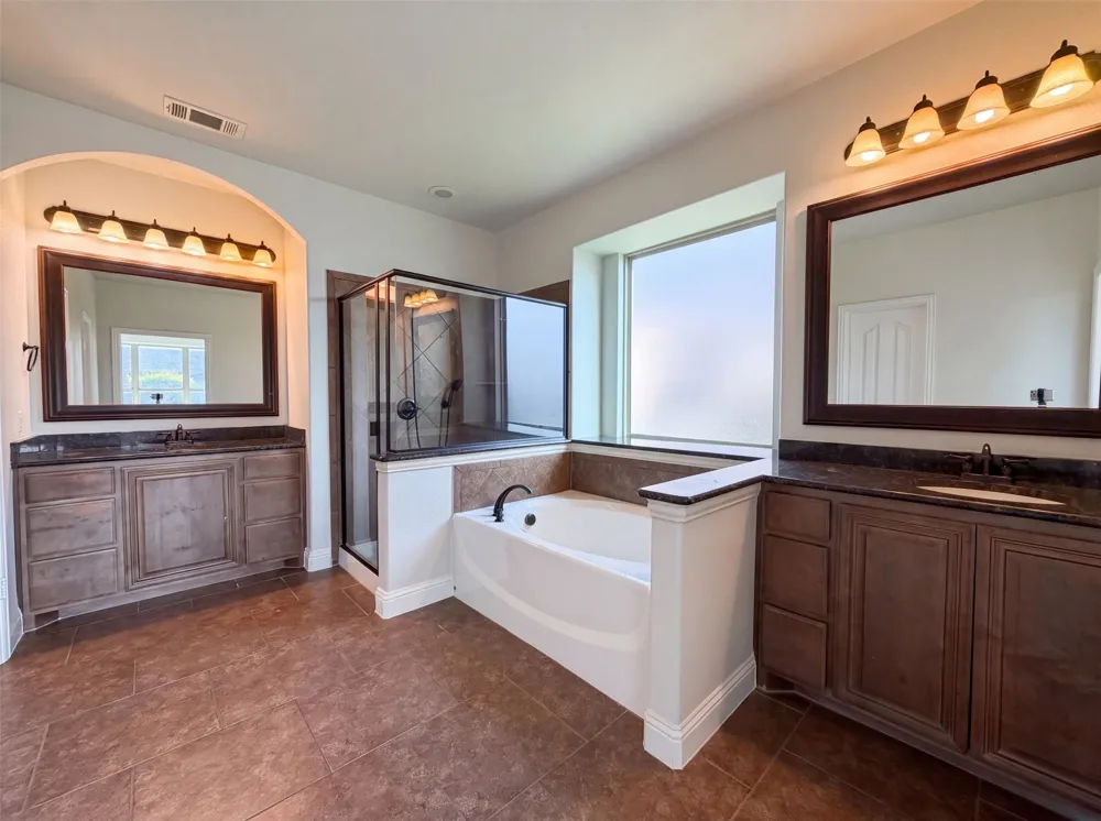 830 Graham Drive Burleson, TX 76028