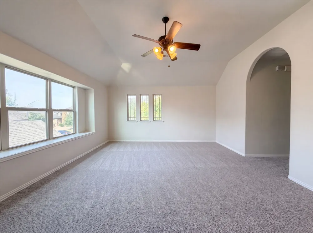 830 Graham Drive Burleson, TX 76028