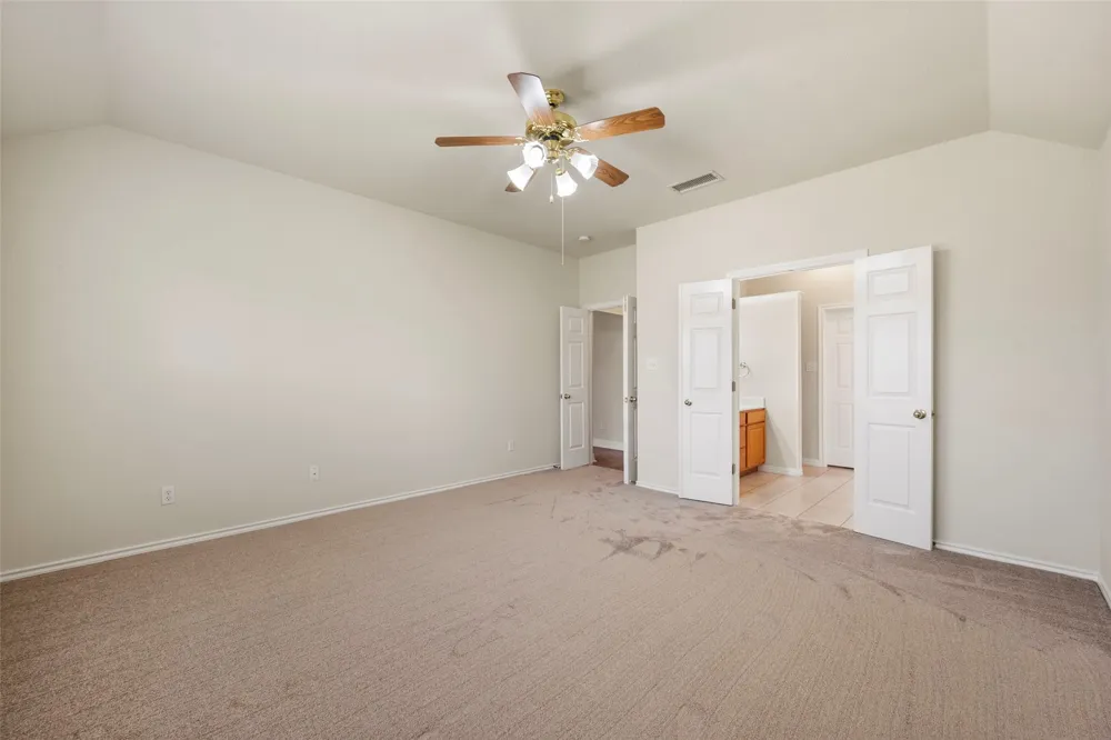 1104 Starling Court Burleson, TX 76028