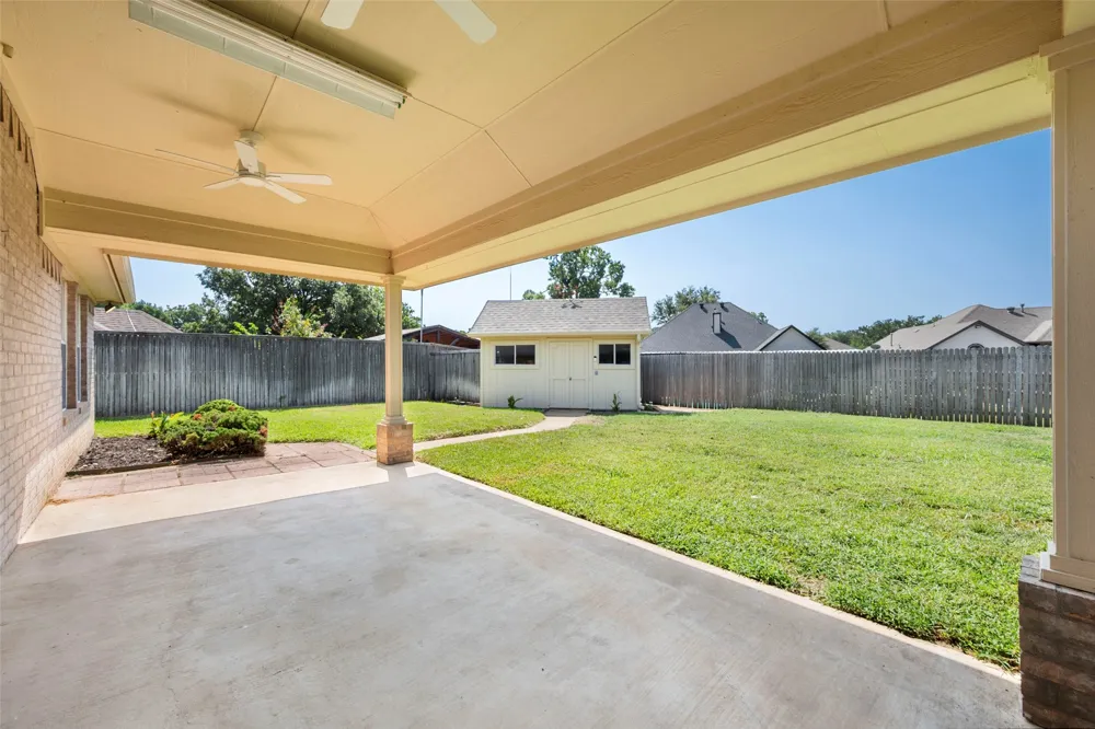 1104 Starling Court Burleson, TX 76028