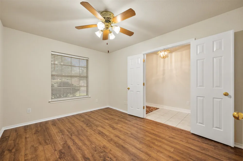 1104 Starling Court Burleson, TX 76028
