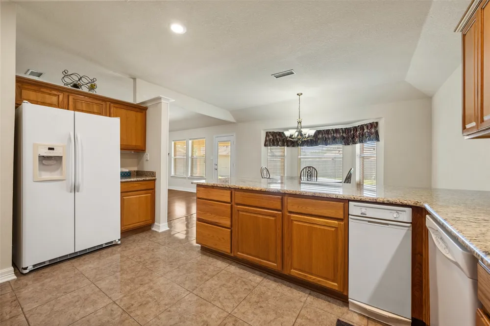 1104 Starling Court Burleson, TX 76028