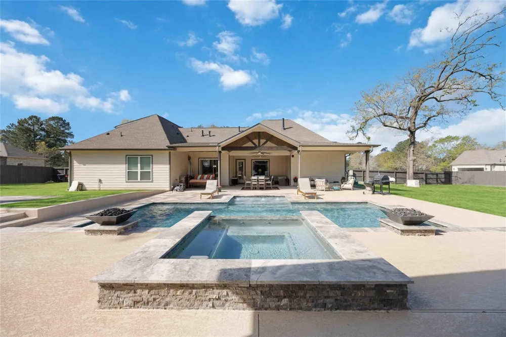 33510 Walnut Xing Magnolia, TX 77355