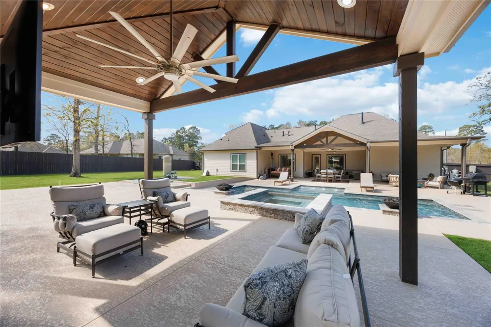 33510 Walnut Xing Magnolia, TX 77355