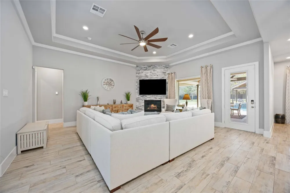 33510 Walnut Xing Magnolia, TX 77355