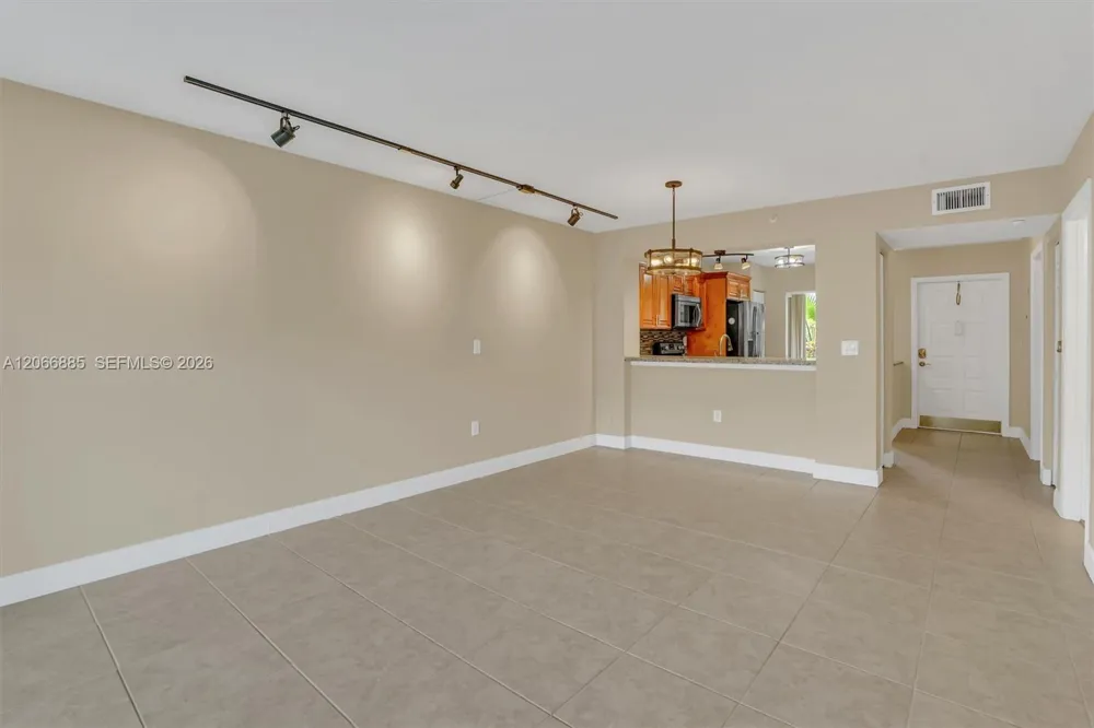 9537 Weldon Cir #I109 Tamarac, FL 33321
