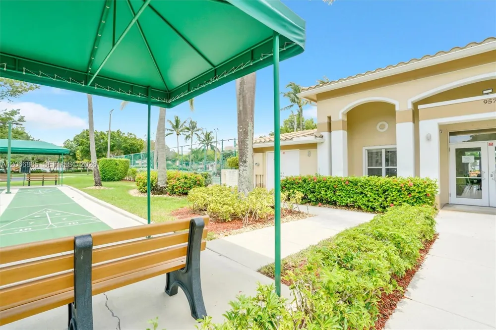 9537 Weldon Cir #I109 Tamarac, FL 33321
