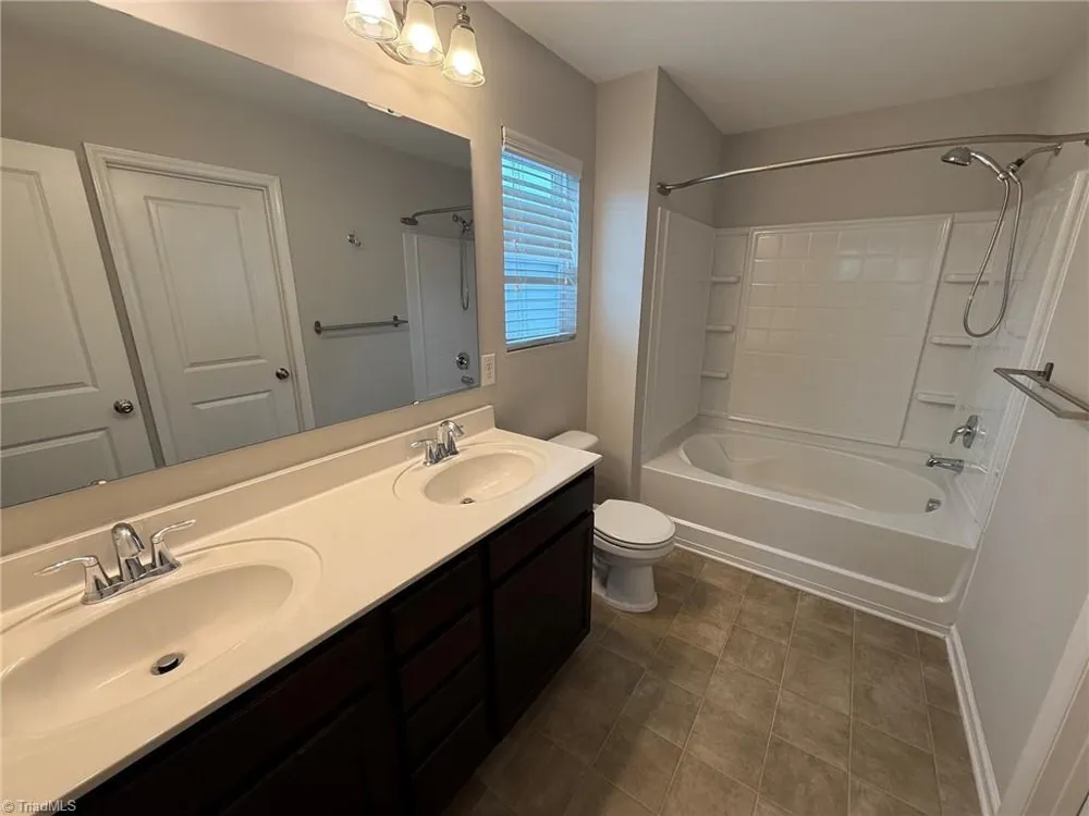 2486 Moss Grove Crossing Winston-Salem, NC 27103