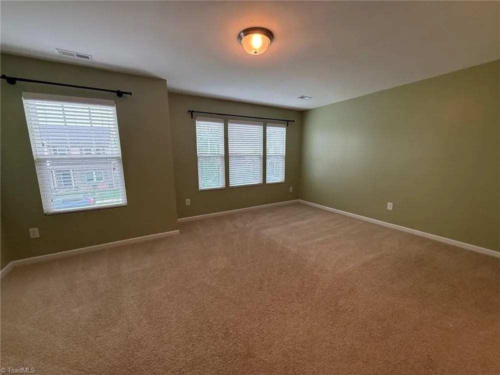 2486 Moss Grove Crossing Winston-Salem, NC 27103