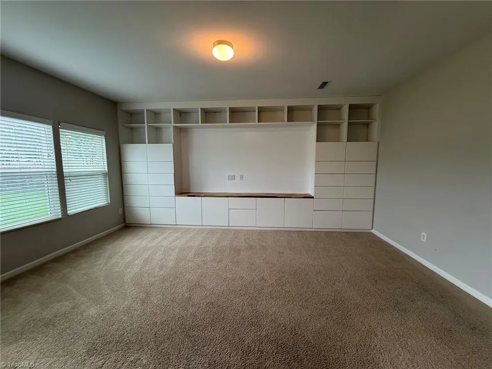 2486 Moss Grove Crossing Winston-Salem, NC 27103