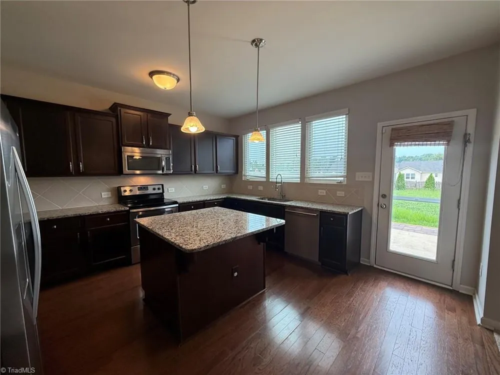 2486 Moss Grove Crossing Winston-Salem, NC 27103
