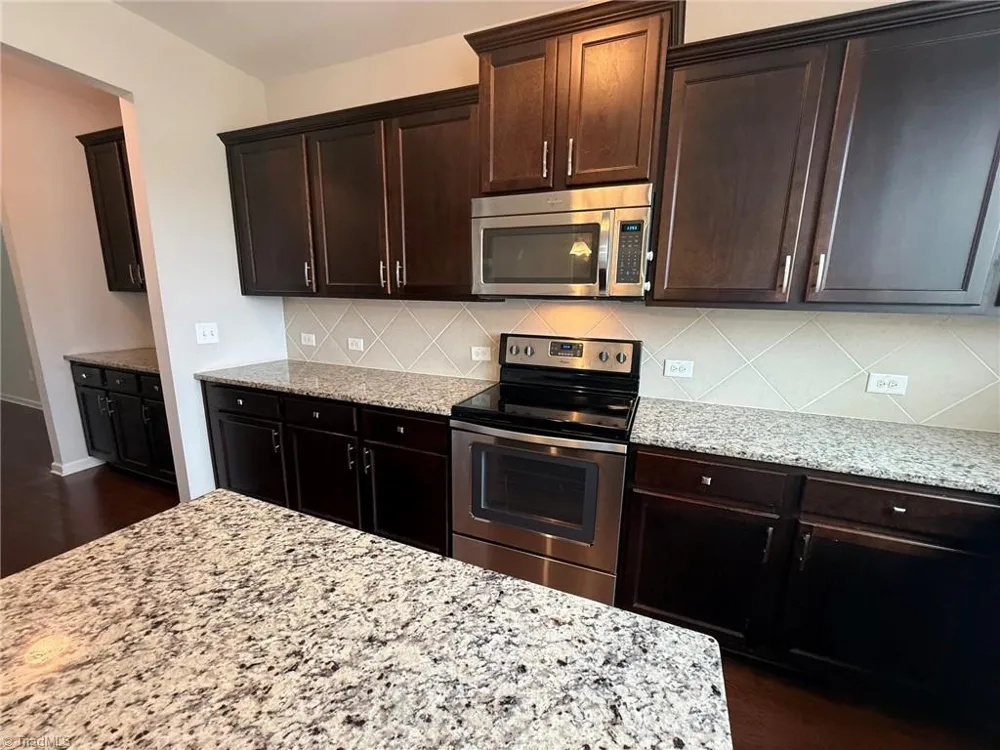 2486 Moss Grove Crossing Winston-Salem, NC 27103