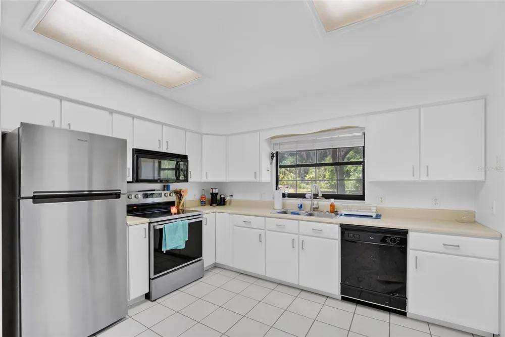9590 SE 190TH COURT Ocklawaha, FL 32179
