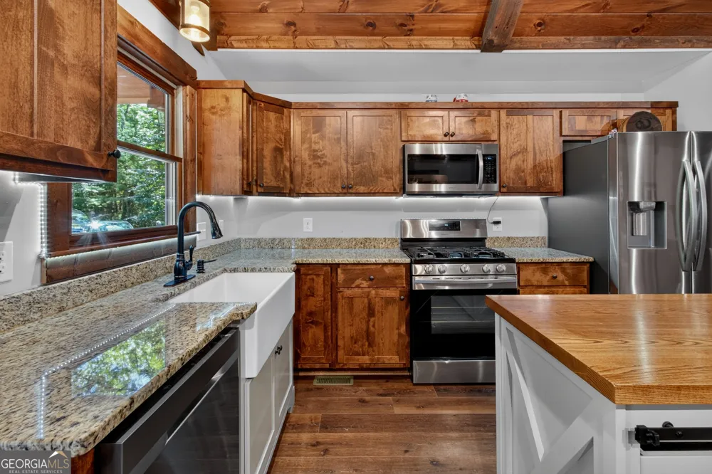155 Hawks Ridge DR Mineral Bluff, GA 30559