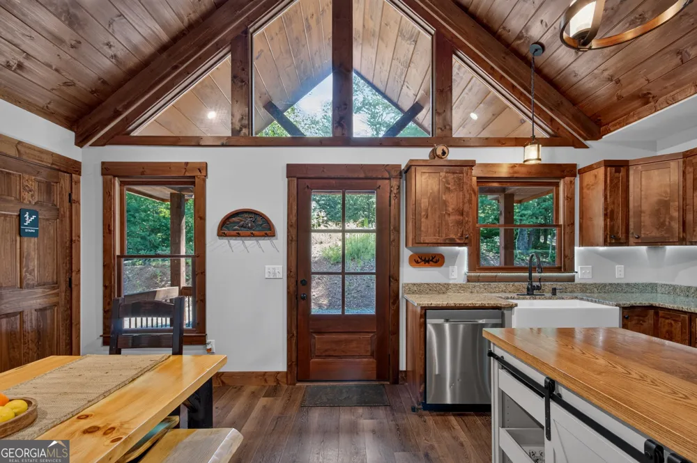 155 Hawks Ridge DR Mineral Bluff, GA 30559