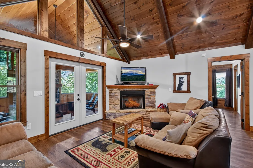 155 Hawks Ridge DR Mineral Bluff, GA 30559