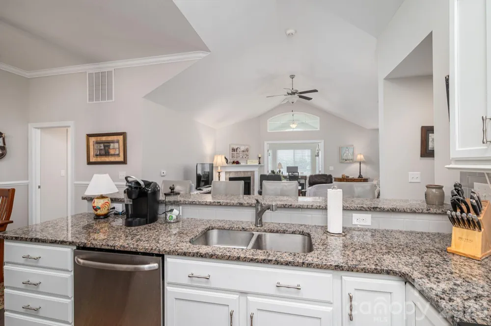2360 Villa Oaks Court Gastonia, NC 28056