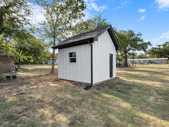 1119 20th Street Bridgeport, TX 76426