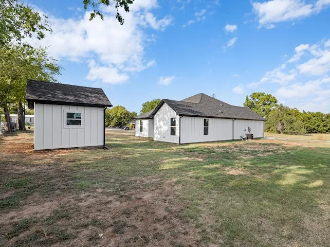 1119 20th Street Bridgeport, TX 76426