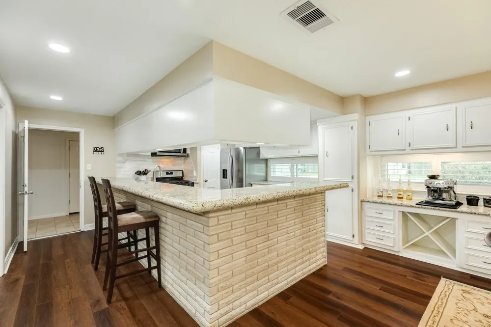 102 Buttercup Street Lake Jackson, TX 77566