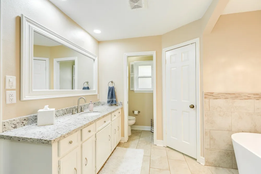 102 Buttercup Street Lake Jackson, TX 77566