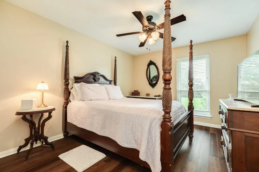 102 Buttercup Street Lake Jackson, TX 77566