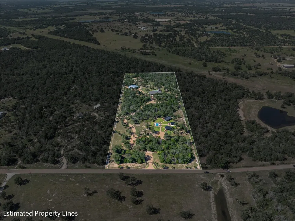 7541 Halamicek Loop Fayetteville, TX 78940