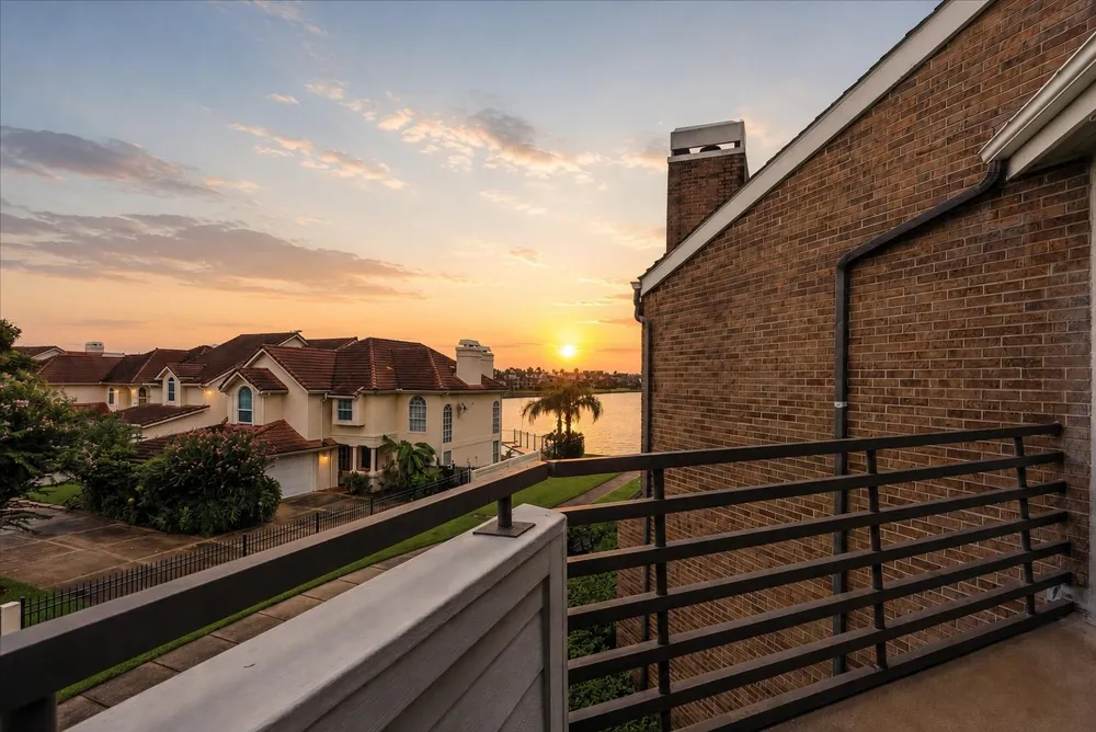 1729 Enterprise Avenue League City, TX 77573