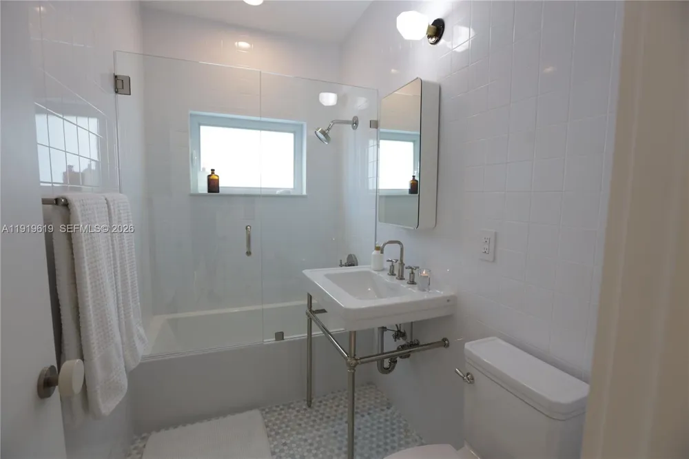 12020 NE 5th Ave Biscayne Park, FL 33161