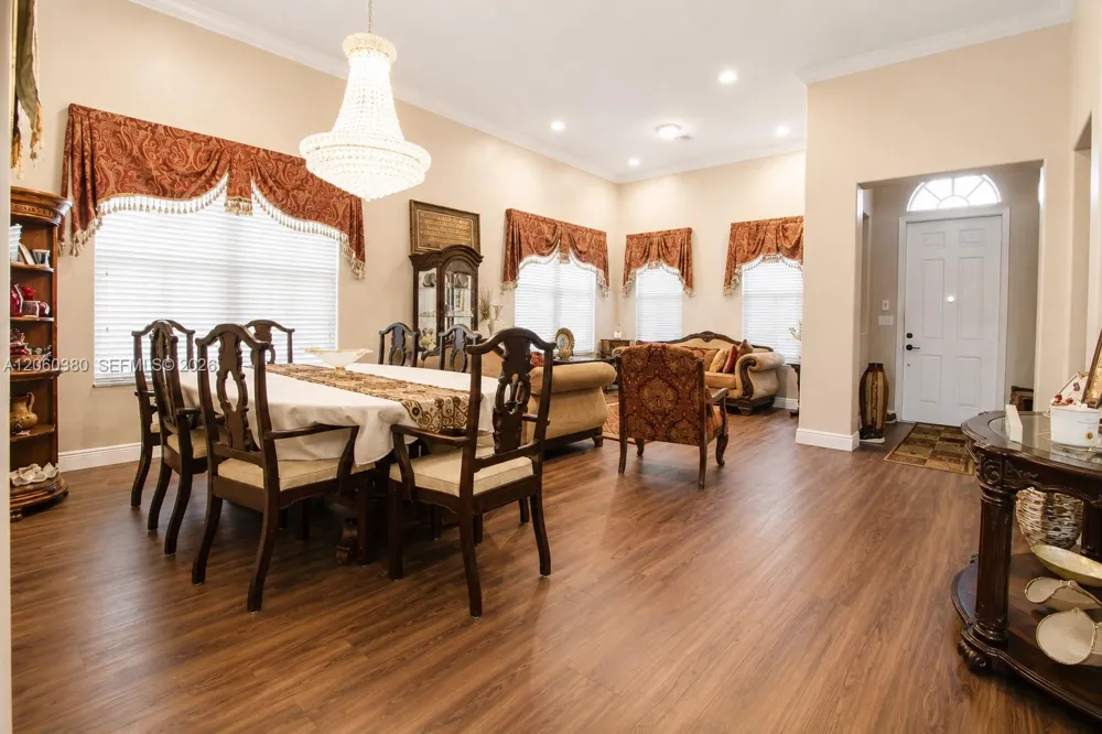 8514 NW 37th Ct Cooper City, FL 33024