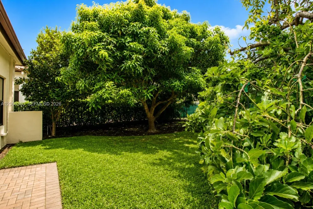8514 NW 37th Ct Cooper City, FL 33024