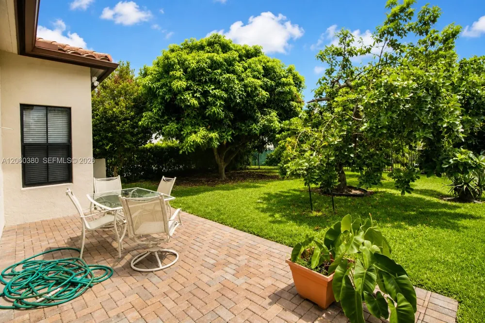 8514 NW 37th Ct Cooper City, FL 33024