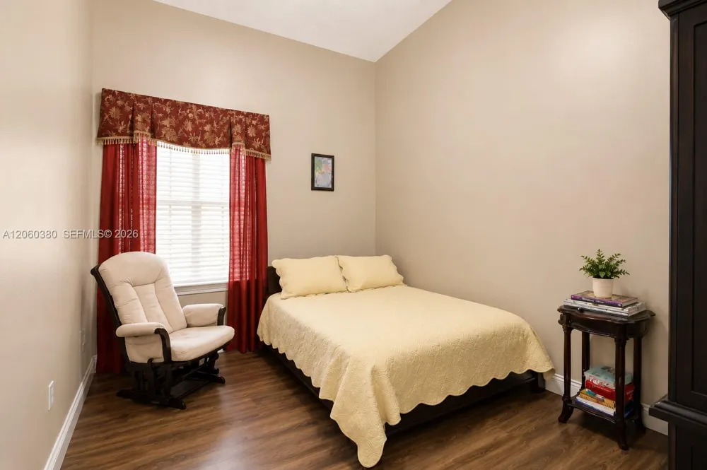 8514 NW 37th Ct Cooper City, FL 33024