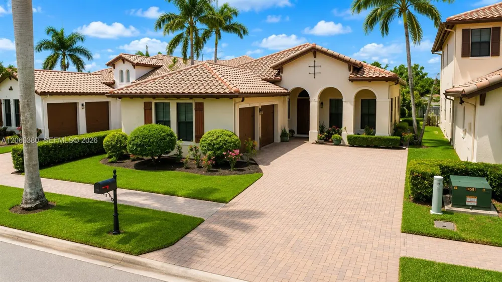 8514 NW 37th Ct Cooper City, FL 33024