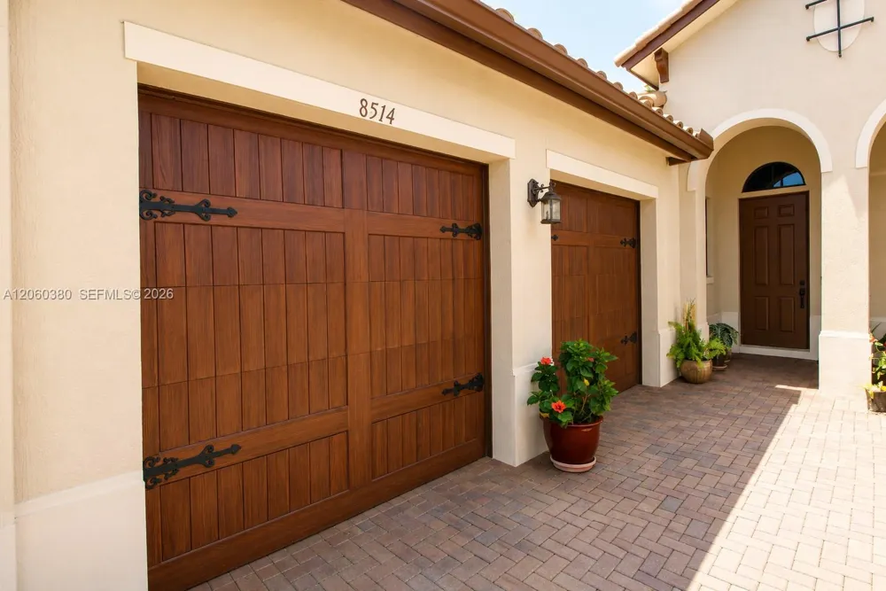 8514 NW 37th Ct Cooper City, FL 33024