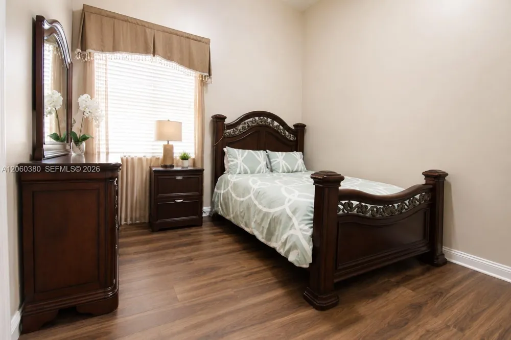 8514 NW 37th Ct Cooper City, FL 33024