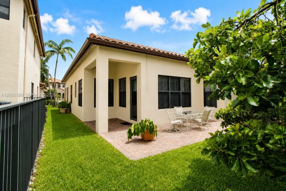 8514 NW 37th Ct Cooper City, FL 33024
