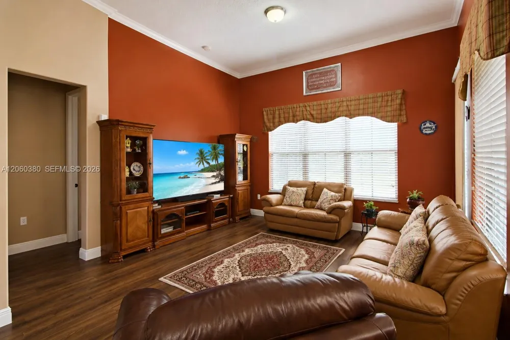 8514 NW 37th Ct Cooper City, FL 33024