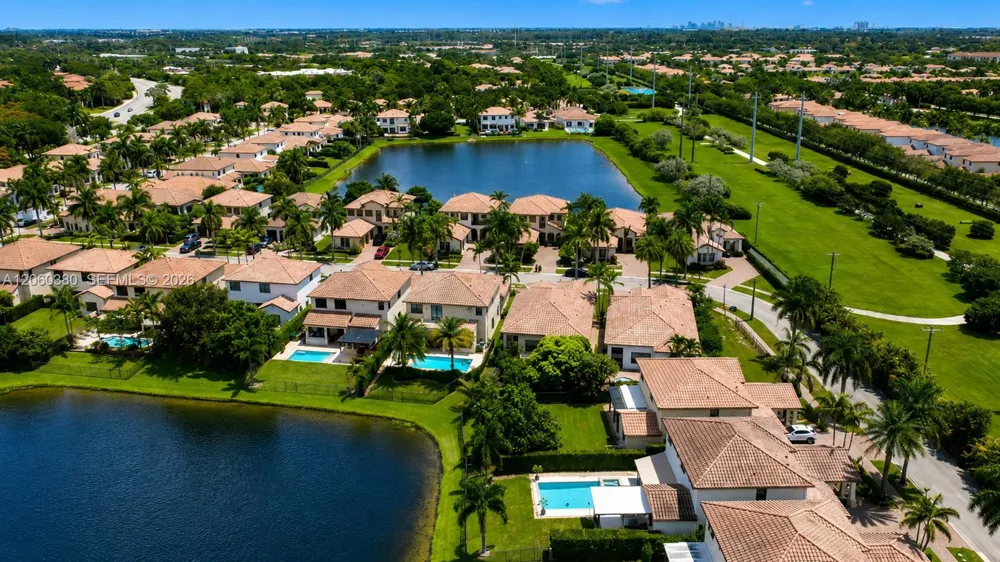 8514 NW 37th Ct Cooper City, FL 33024