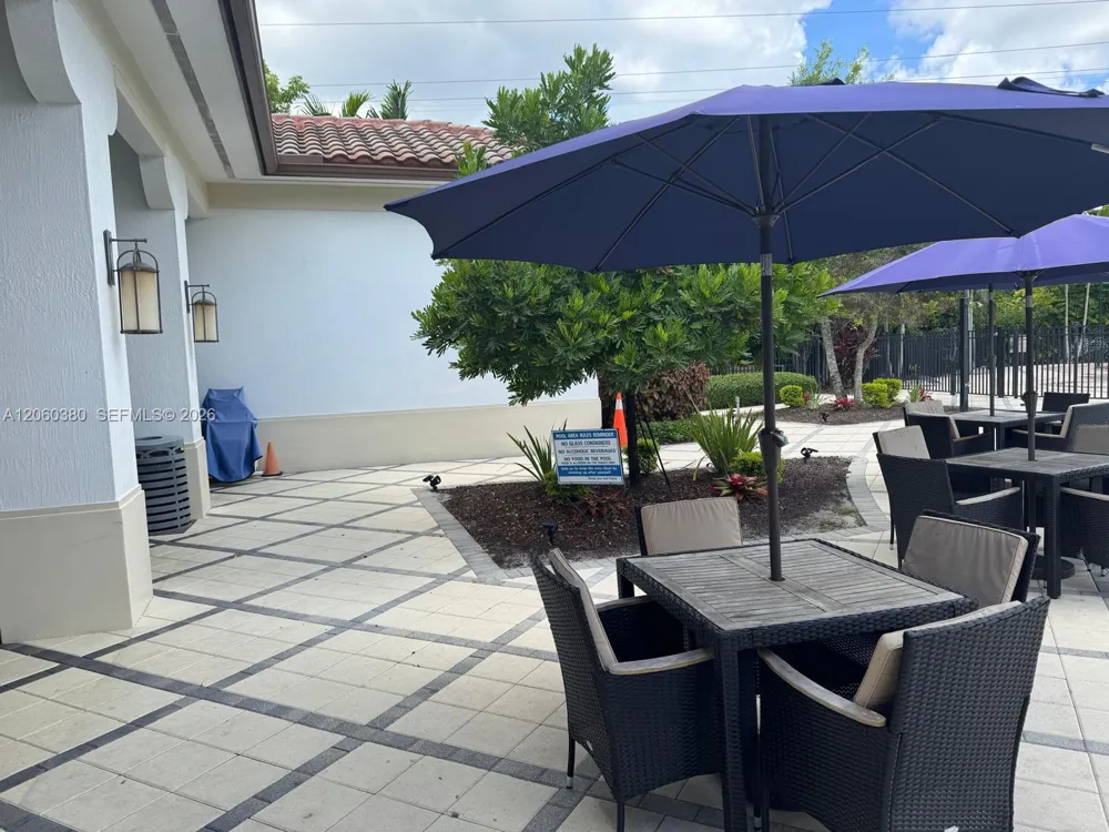 8514 NW 37th Ct Cooper City, FL 33024