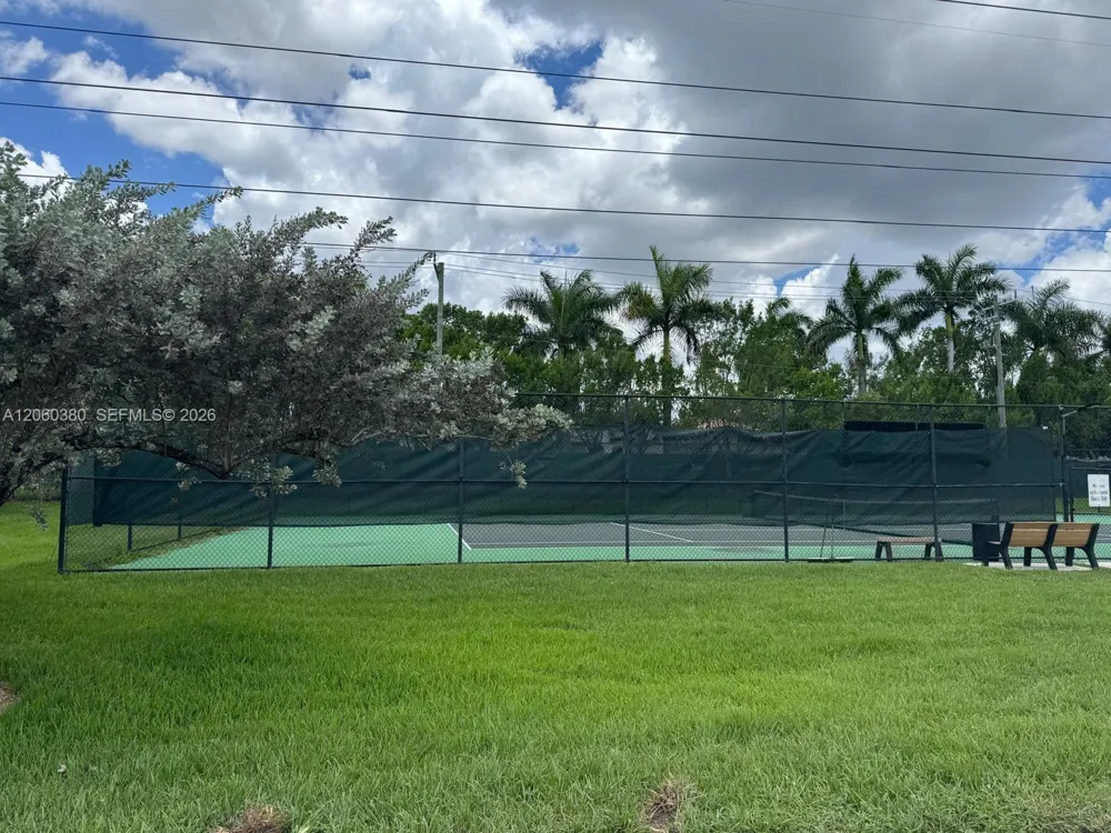 8514 NW 37th Ct Cooper City, FL 33024
