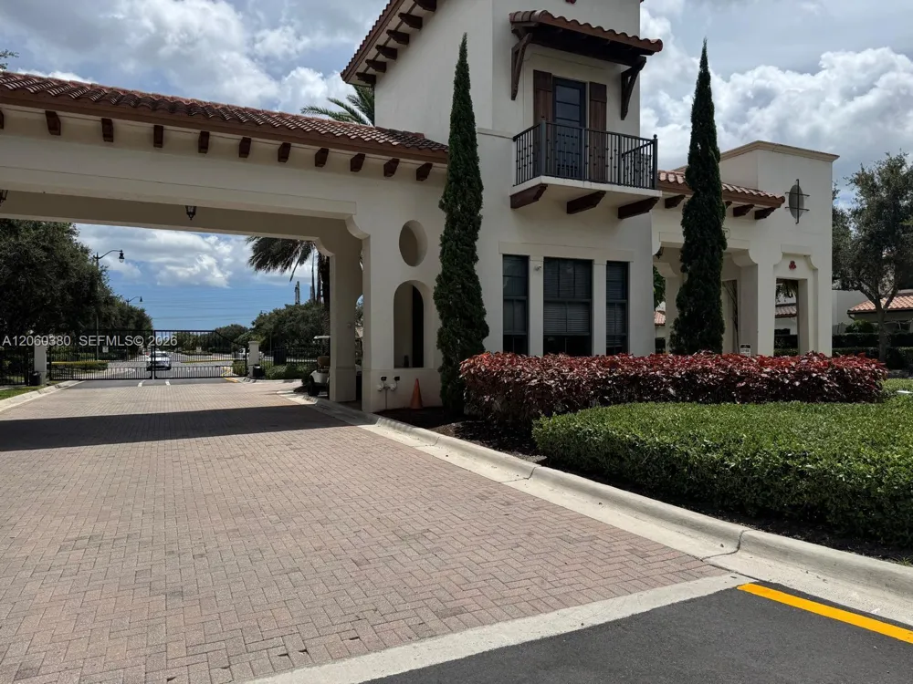 8514 NW 37th Ct Cooper City, FL 33024