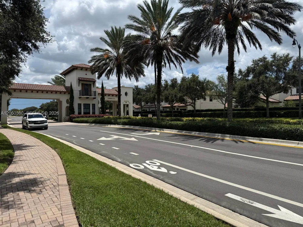 8514 NW 37th Ct Cooper City, FL 33024