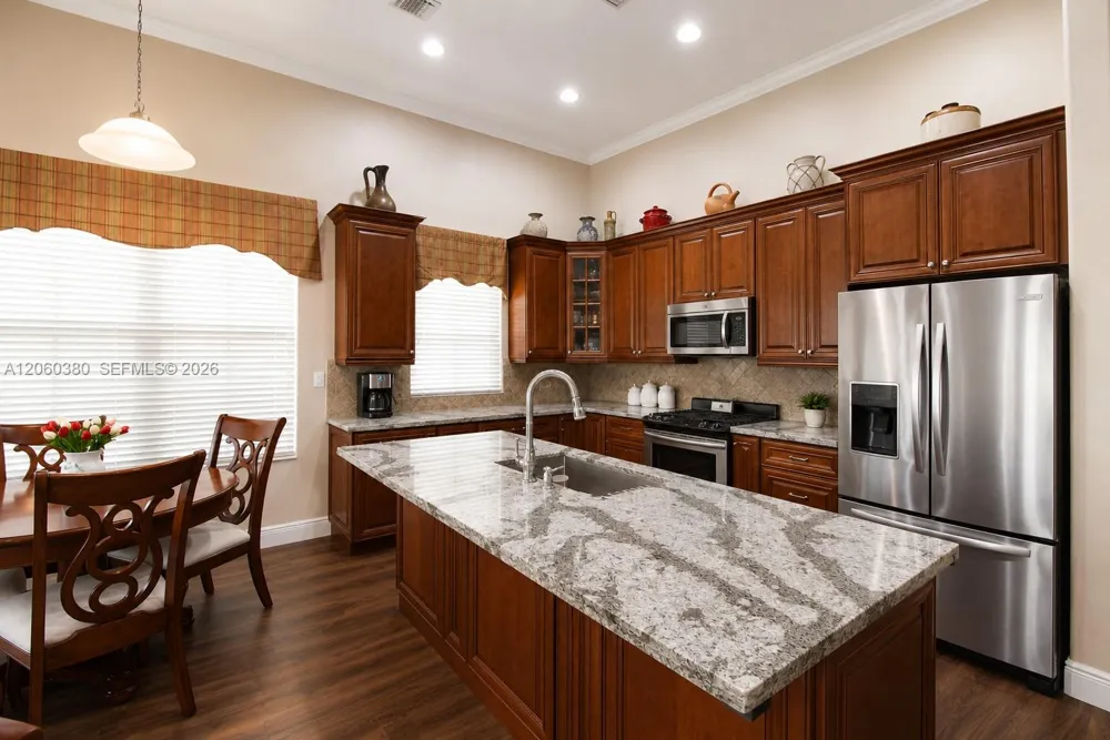 8514 NW 37th Ct Cooper City, FL 33024