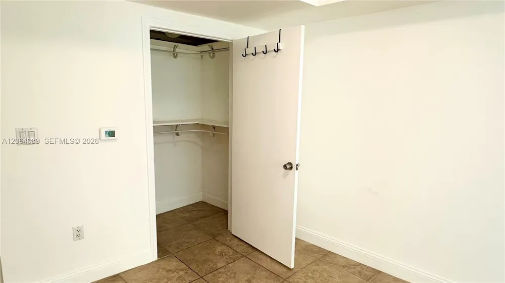 1750 Bayshore Dr #2607 Miami, FL 33132