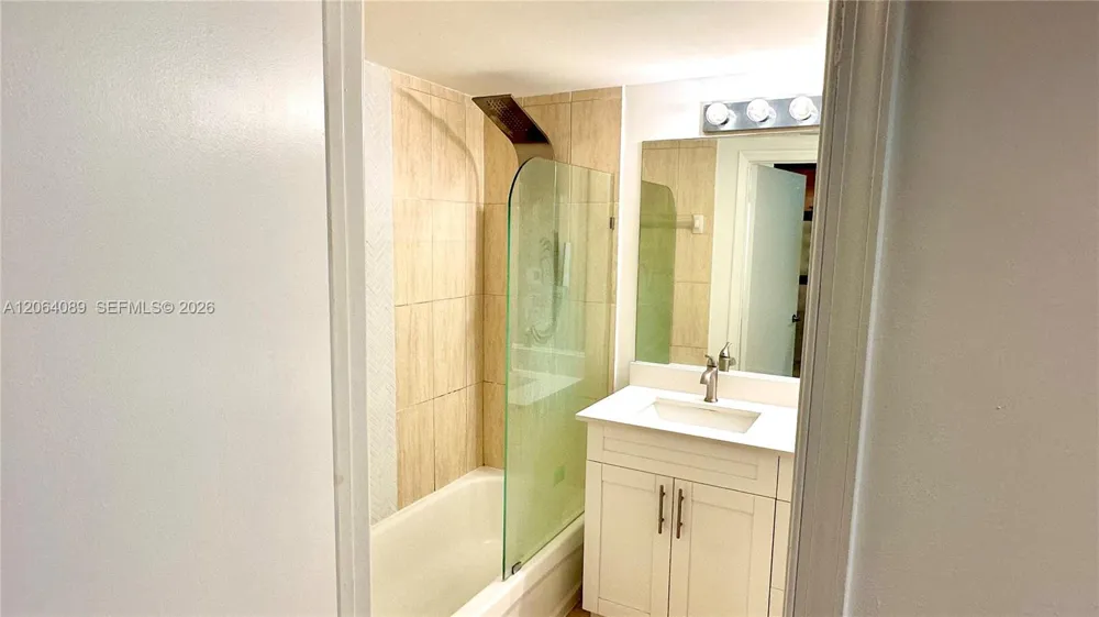 1750 Bayshore Dr #2607 Miami, FL 33132
