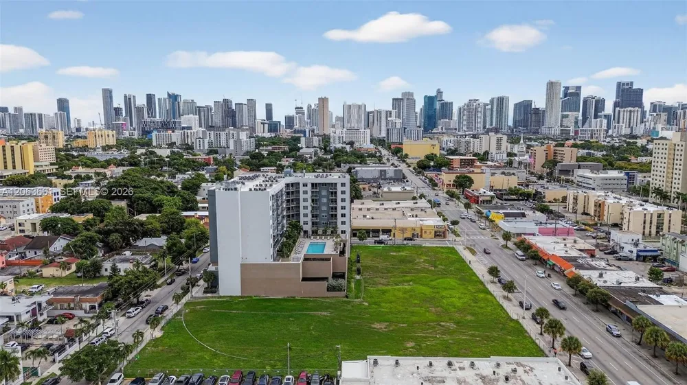 1110 NW 1st St #607 Miami, FL 33128