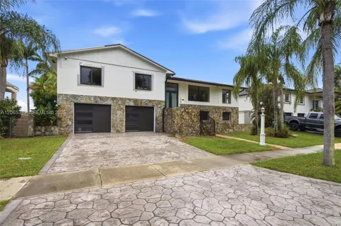 7914 SW 199th Ter